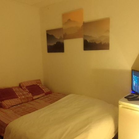 Simple Colocation Rooms Garges-lès-Gonesse Eksteriør bilde