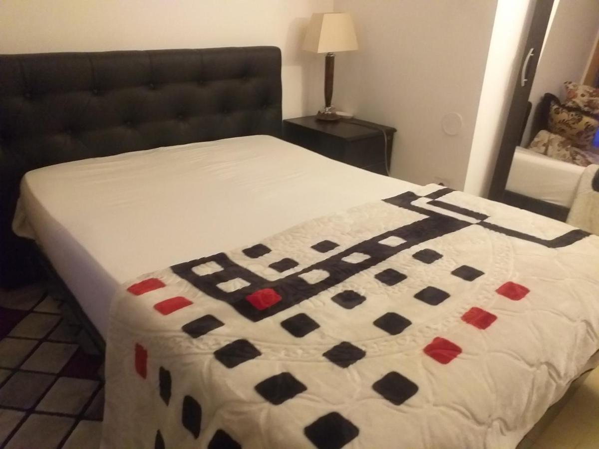 Simple Colocation Rooms Garges-lès-Gonesse Eksteriør bilde